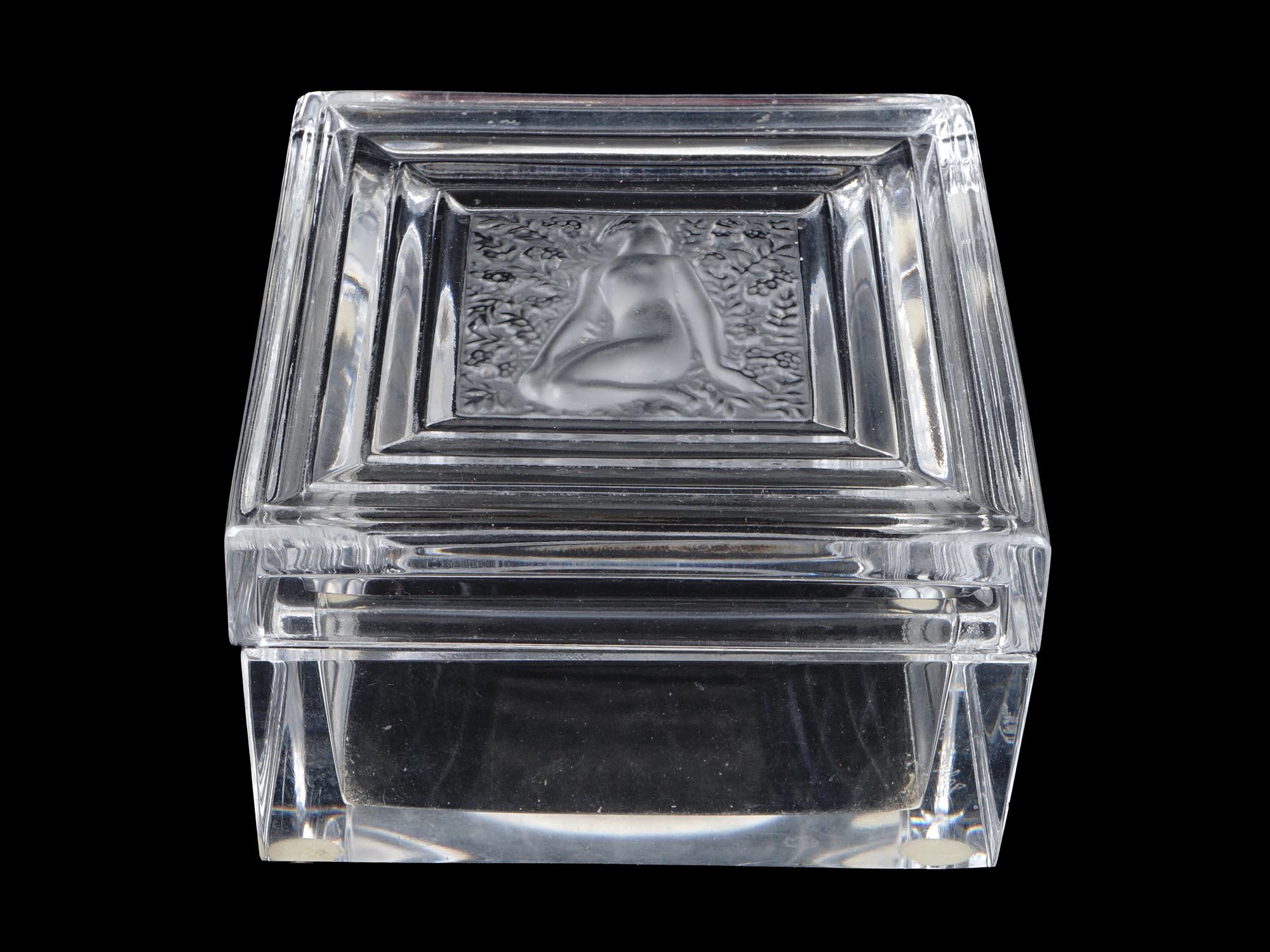 LALIQUE CRYSTAL GLASS DUNCAN BOX WITH SEATED NUDE PIC-1